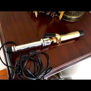 Hot Tools 1.25” Curling Iron